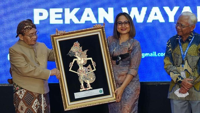 BCA Dukung Budaya Wayang Indonesia BCA turut mendukung pementasan seni wayang Indonesia dalam rangka Hari Wayang Nasional. Dukungan ini juga untuk memperkenalkan wayang ke generasi muda.