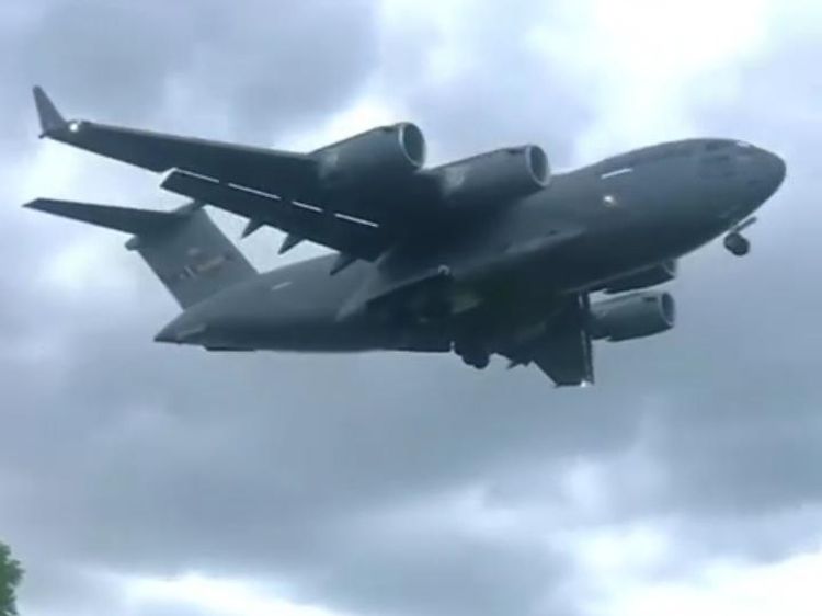 Melihat Lebih Dekat Pesawat Boeing C-17 Globemaster yang Hebohkan Bali