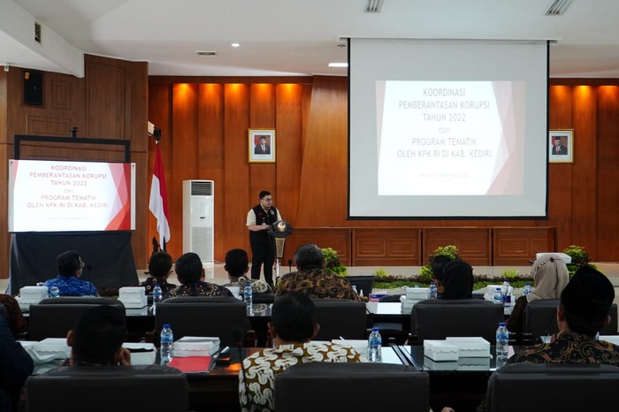 Bupati Kediri Hanindhito Himawan Pramana