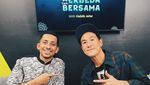 Akrabnya Daniel Mananta dan Ustaz Abdul Somad Menikmati Durian Bareng