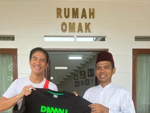 Saat UAS Jamu Daniel Mananta dengan Durian hingga Pengajian di Pekanbaru
