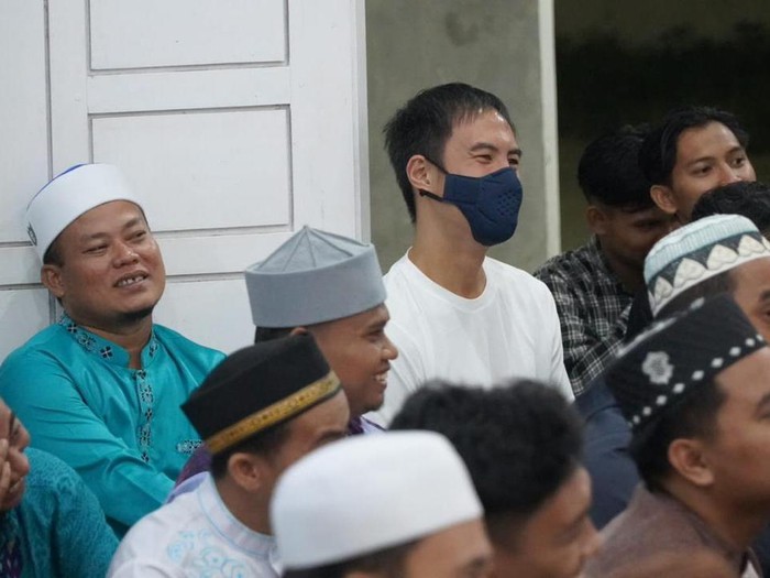 Daniel Mananta mengikuti pengajian UAS.