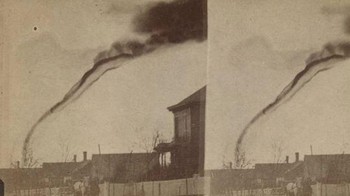 Foto ini merupakan foto tornado pertama yang berhasil direkam pada tahun 1884. Foto ini merupakan karya seorang petani buah lokal bernama A.A. Adams yang tinggal di Anderson County, Kansas. (Dok. Petapixel/A.A. Adams)  