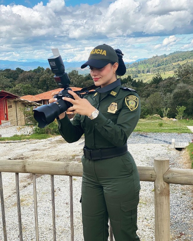 Untukku, adalah sebuah kehormatan untuk bisa mewakili polisi dengan nominasi ini. Aku merasa sangat bahagia karena media sosial menunjukkan kerja dan dedikasi setiap orang yang bekerja setiap hari dan berkontribusi untuk membangun negara yang lebih baik, ujarnya.Foto: Instagram Diana Ramirez