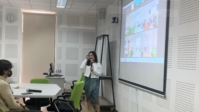 Gaya Prilly Mengajar di UGM untuk Kedua Kali