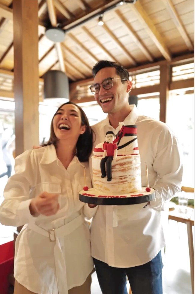 Untuk kejutan ulang tahun Rino, Gisel tampaknya sudah mempersiapkannya secara matang-matang. Kue ulang tahunnya pun terlihat begitu unik dan lucu. Foto: Instagram/@rinosoedarjo