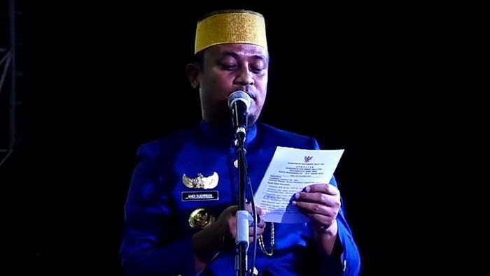 Gubernur Sulsel Andi Sudirman Sulaiman memberi sambutan di HUT Makassar ke-415.