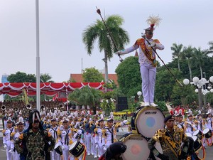 Kemeriahan Hari Pahlawan 2022 di Surabaya, Ada Aksi Teatrikal-Drumband