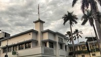 Hotel Yamato, yang kini dikenal sebagai Hotel Majapahit, adalah tempat yang menyimpan jejak sejarah perjuangan mempertahankan kemerdekaan Indonesia. Saat ini, hotel tersebut masih eksis dan beroperasi. Menariknya, gaya bangunannya tetap mempertahankan infrastruktur klasik dan elegan dari masa kolonial. Deny Prastyo Utomo/detikcom.