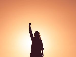 Lelah Cari Jodoh hingga Membuat Wanita Ini Bulan Madu dengan Diri Sendiri