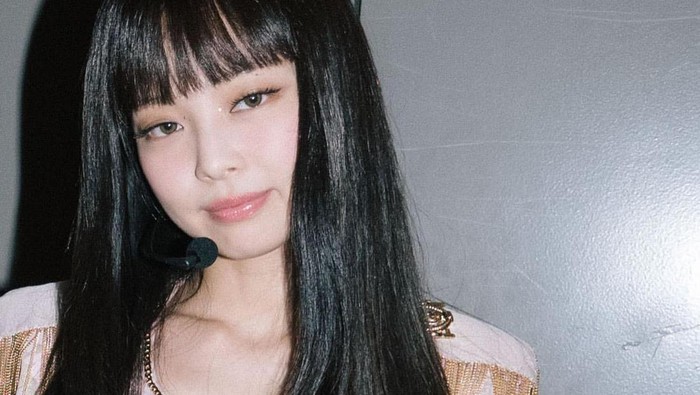 Jennie BLACKPINK Pakai Poni Palsu