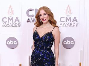 Aktivis Feminis Tuding Joe Jonas Manipulatif, Jessica Chastain Setuju