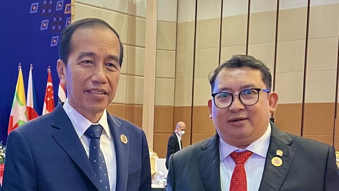 Jokowi dan Fadli Zon di Phnom Penh, Kamboja (dok. Twitter @fadlizon)