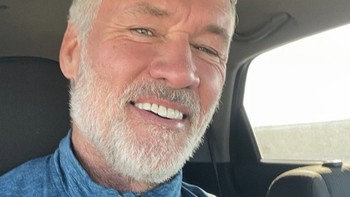 Jon Du Pre adalah seorang pakar komunikasi yang berkecimpung di bidang penyiaran, penulisan, produksi video, public speaking dan lainnya.Foto: Instagram