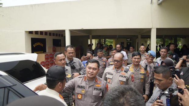 Kapolda Metro Jaya Irjen Fadil Imran memimpin apel pagi di Polsek Muara Gembong, Bekasi