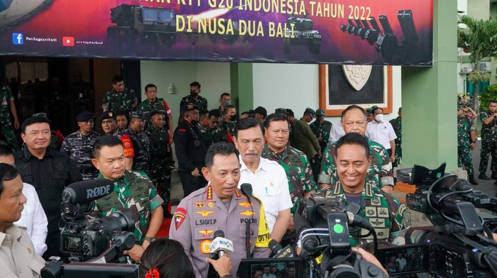Kapolri Jenderal Listyo Sigit Prabowo dan Panglima TNI Jenderal Andika Perkasa