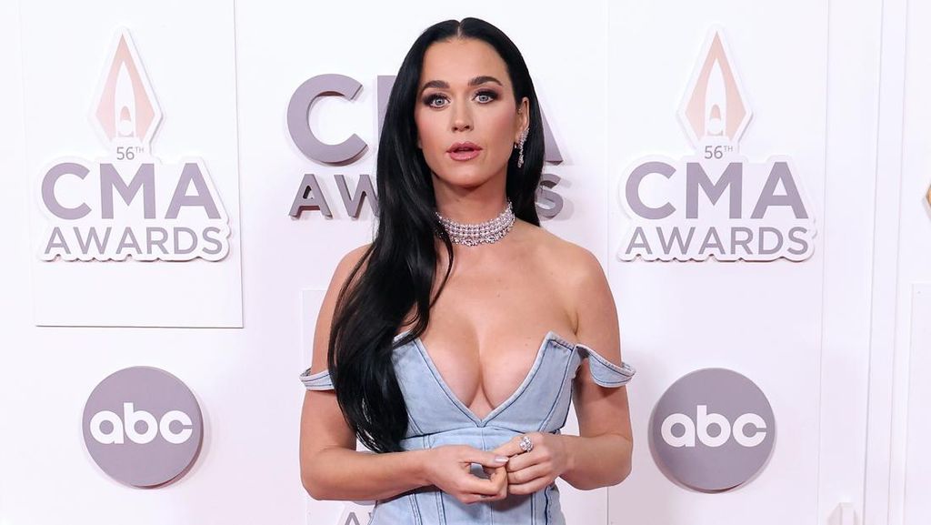 Cinta Katy Perry: dari Anak Band sampai Mantan Perdana Menteri