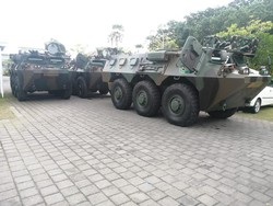 Ke-14 mobil rantis baja tersebut diparkir secara tersebar di area selatan dan area timur hotel The Apurva Kempinski. (Foto: Nuranda Indrajaya/detikBali)
