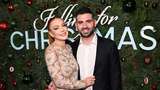 Lindsay Lohan Posting Selfie Bareng Suami Muslim saat Hari Raya Natal