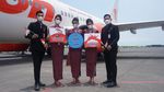 Potret Pramugari Lion Air Rayakan Hari Pahlawan di Atas Ketinggian