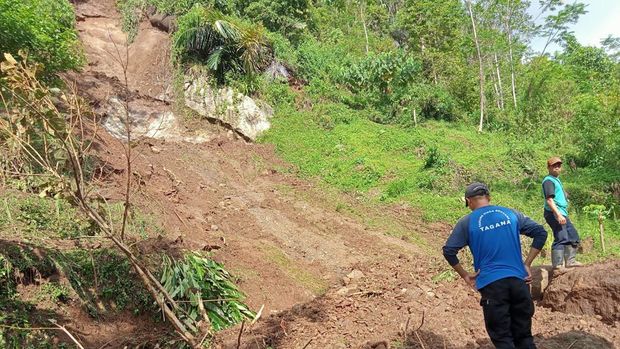 Akses Perbatasan Pangandaran Tasikmalaya Tertutup Longsor 0900