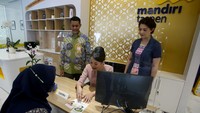 Bank Mandiri Taspen hingga kini memiliki 436 kantor cabang yang tersebar di 34 provinsi di Indonesia dengan seluruh karyawannya perempuan, dengan tujuan utamanya untuk melayani para nasabah pensiunan ASN, TNI dan Polri.