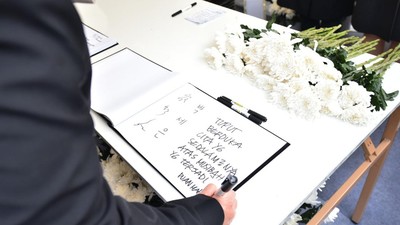 Potret Megawati dan Puan Mendatangi Lokasi Tragedi Itaewon di Seoul