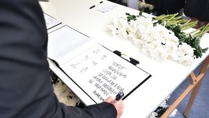 Potret Megawati dan Puan Mendatangi Lokasi Tragedi Itaewon di Seoul