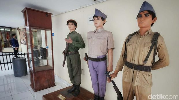 Museum Satria Mandala di Jl Gatot Subroto, Jakarta, menyimpan sejarah perjuangan bangsa, khususnya TNI. Yuk kita lihat koleksinya.