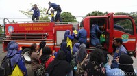 Dalam kunjungannya, anak-anak PAUD tersebut didampingi oleh guru dan orang tua.