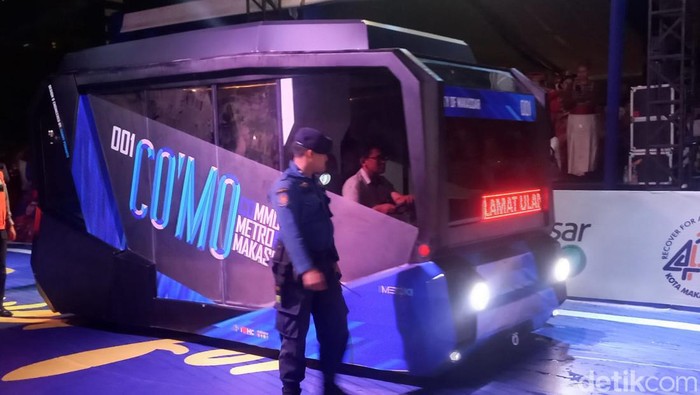 Mobil listrik desain anak lorong Makassar dilaunching Walkot Makassar Danny Pomanto.