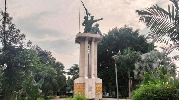 Monumen Trip di Layang Wonokromo