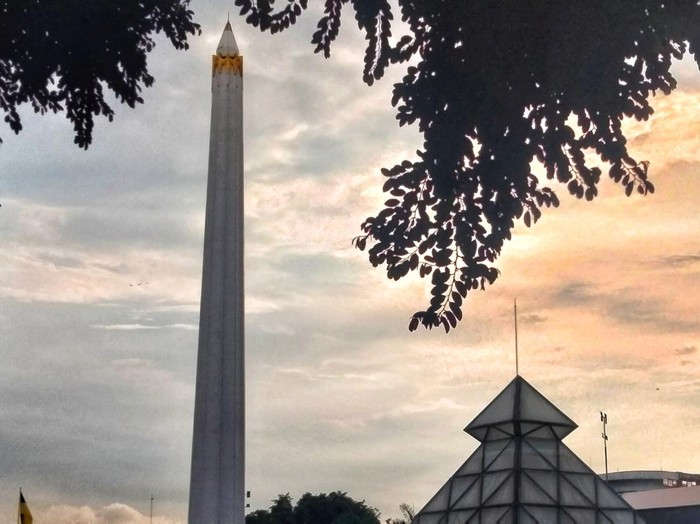 Monumen Tugu Pahlawan