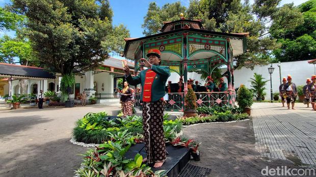 Musikan Kraton Jogja pentas Musikan Mandalasana memperingati Hari Pahlawan, Kamis (10/11/2022).