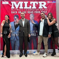 Melalui keterangan di unggahan akun Instagramnya, Nia juga mengucapkan terima kasih kepada promotor yang telah mengundang dirinya dan suami untuk menonton konser MLTR di The Kasablanka Hall, Jakarta. Diakui Nia jika band tersebut memang merupakan salah satu idolanya. Foto: Instagram/@ramadhaniabakrie