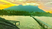 Senja menjelang di Gunung Ranai Natuna