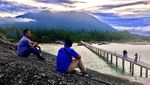 Potret Lukisan Alam Nan Indah Gunung Ranai dari Natuna