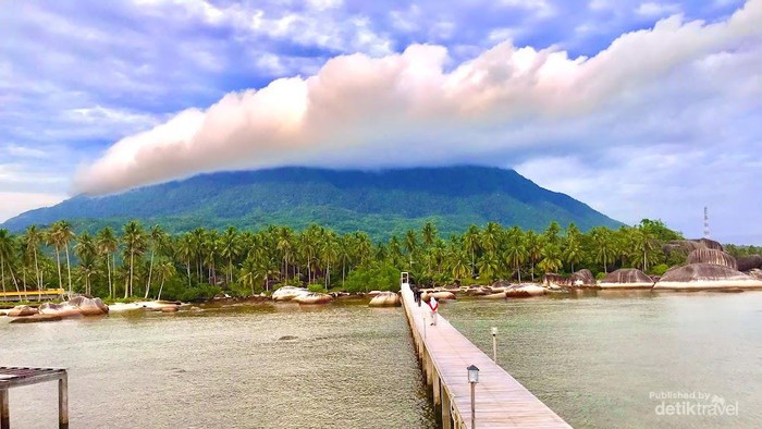 Mengapa Awan Tidak Jatuh Padahal Beratnya Ratusan Ton?