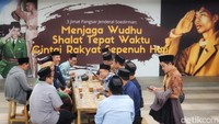 Peningkatakan kunjungan museum tersebut bertepatan dengan Hari Pahlawan 10 November.