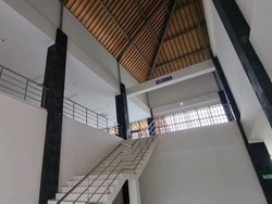 Foto: Area dalam terminal pelabuhan yang tampak luas. (BPTD Wilayah III Bali-NTB)