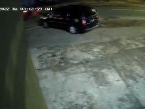 Video: Gagal Bobol ATM, Maling di Duren Sawit Gasak CCTV