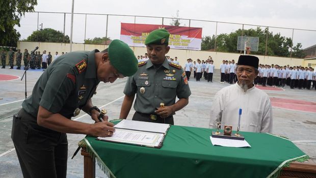 Penandatanganan ikrar NKRI di Ponpes Al Mukmin, Ngruki, Sukoharjo, Kamis (10/11/2022).