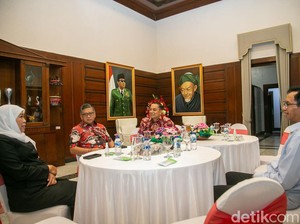 Respons Partai Pengusung Usai Khofifah Bertemu Hasto-Eri Cahyadi