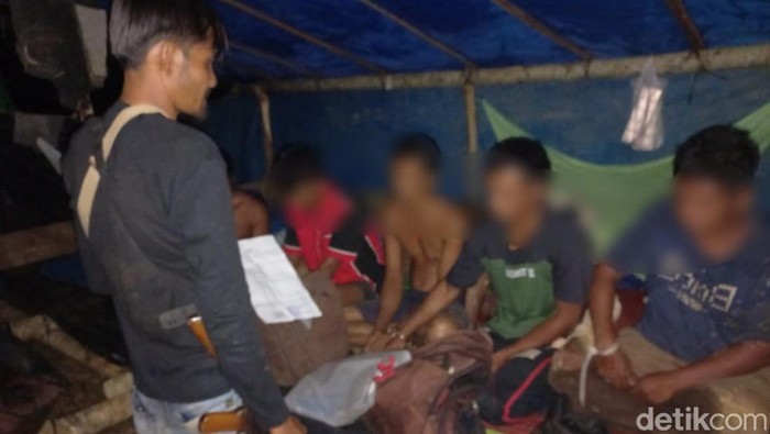 Polisi menangkap penambang emas ilegal di Nagan Raya dan Aceh Barat.