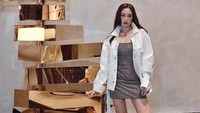 Potret seksi Poppy Capella. (Foto: dok Instagram)