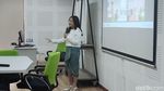 Gaya Prilly Latuconsina di UGM Saat Kembali Jadi Dosen Praktisi