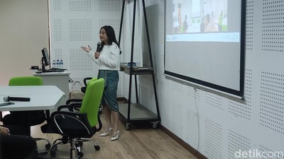 Gaya Prilly Latuconsina di UGM Saat Kembali Jadi Dosen Praktisi