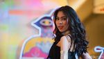 Potret Cantik Putri Pariwisata Kenakan Kostum Garuda