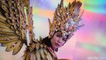 Potret Cantik Putri Pariwisata Kenakan Kostum Garuda