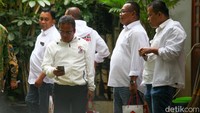Pertemuan ini merupakan agenda safari politik lanjutan gabungan relawan Jokowi setelah sebelumnya ke kantor DPP Golkar, Jakarta.